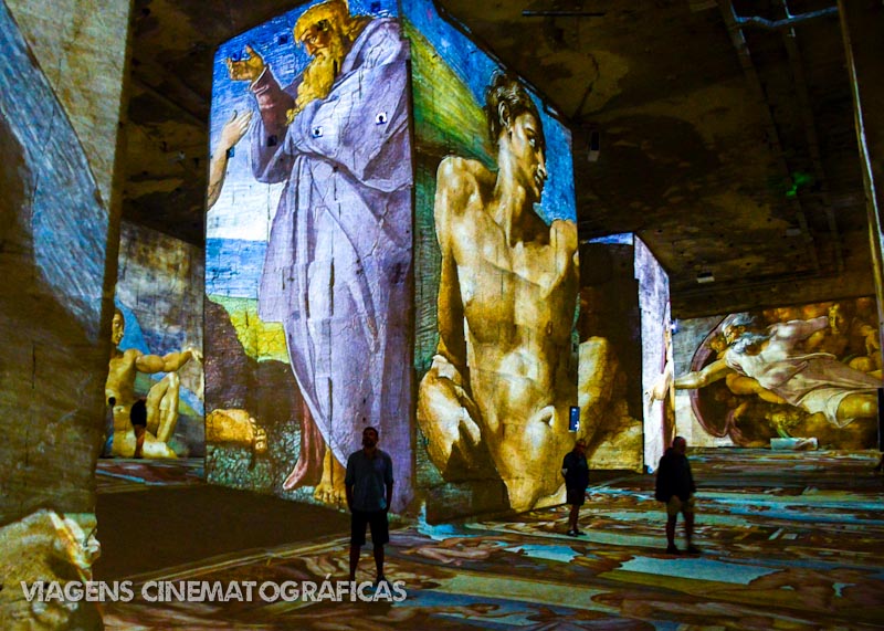 1 - A altura das colunas, que podem chegar a 14 metros, impressiona pela grandiosidade