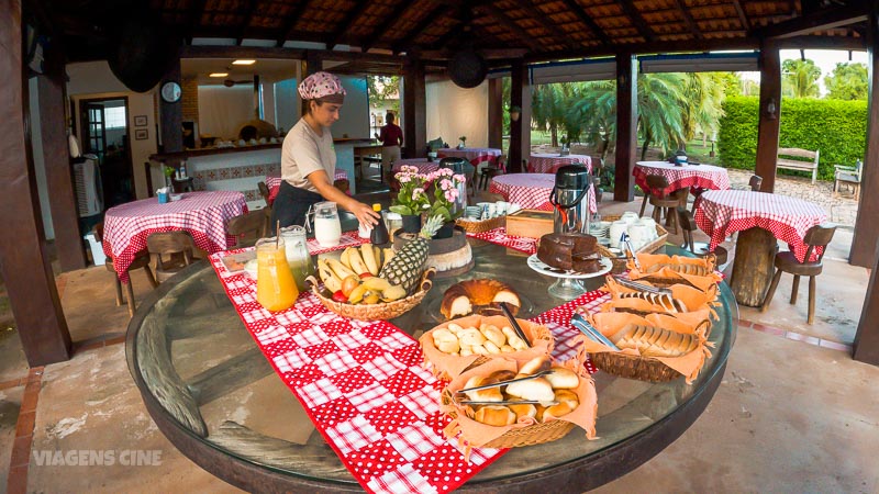 Café da manhã na Pousada Pequi